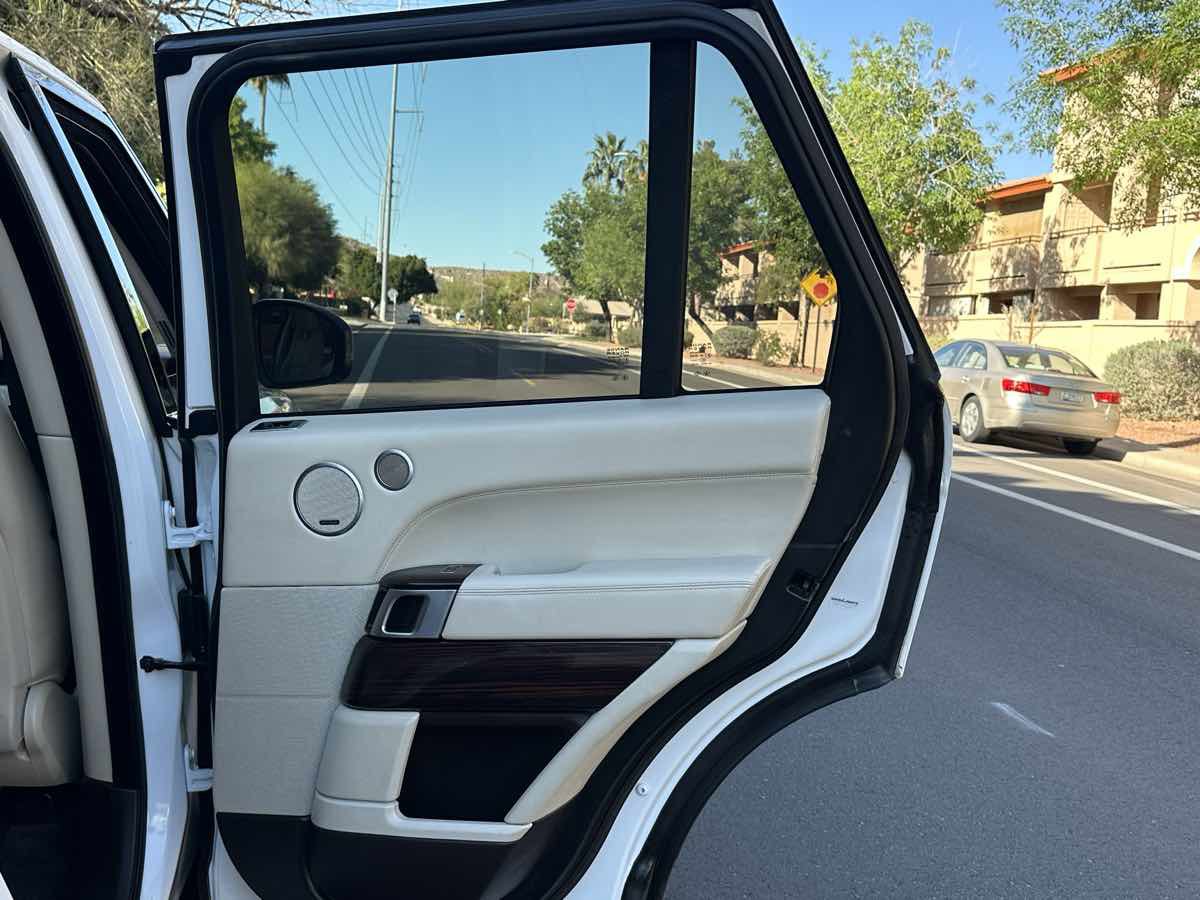 Used 2014 Land Rover Range Rover HSE image 57
