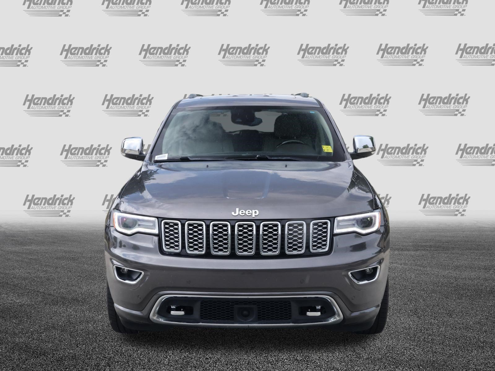 Used 2019 Jeep Grand Cherokee Overland AWD/4WD image 3
