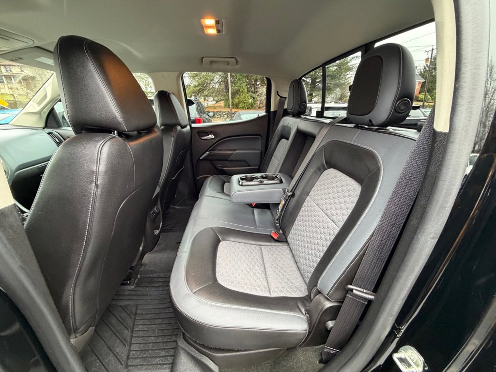 Used 2016 Chevrolet Colorado Z71 w/ Z71 Midnight Edition image 19