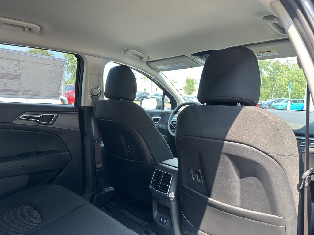 New 2026 Kia Sportage S image 18