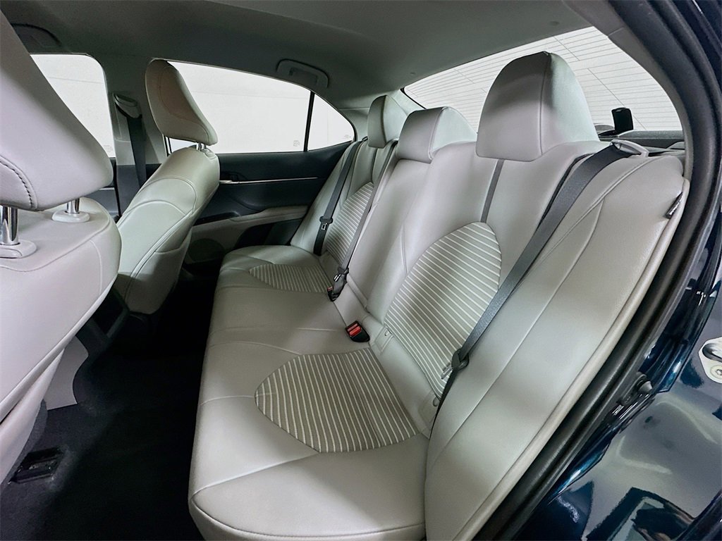 Used 2021 Toyota Camry SE image 14