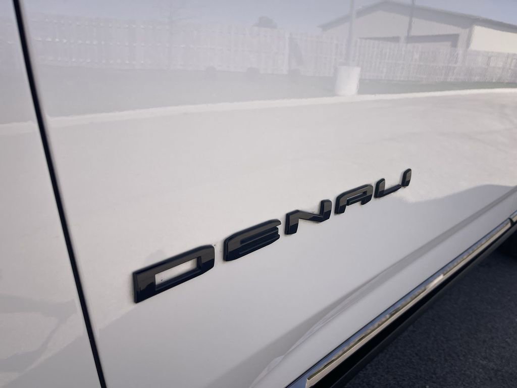 Used 2023 GMC Yukon Denali Ultimate image 4