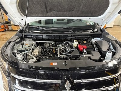 New 2025 Mitsubishi Outlander SE image 26