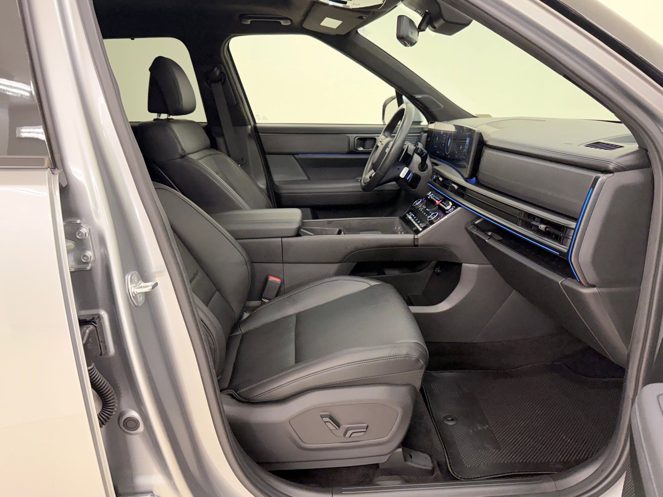 Used 2024 Hyundai Santa Fe Calligraphy image 32