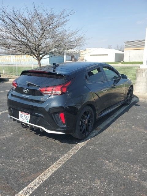 Used 2020 Hyundai Veloster Turbo R-Spec image 2