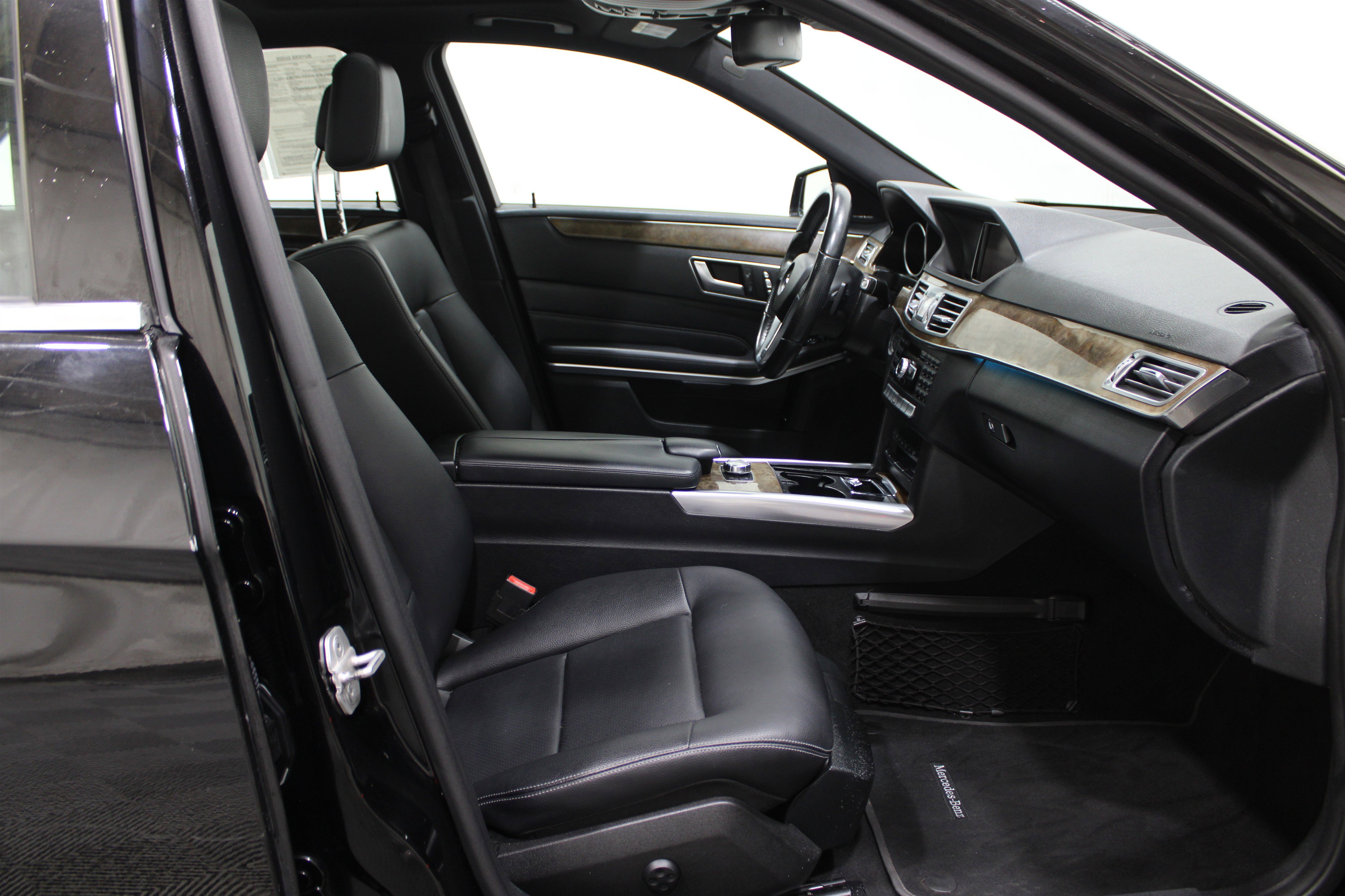 Used 2015 Mercedes-Benz E 350 4MATIC Sedan image 27