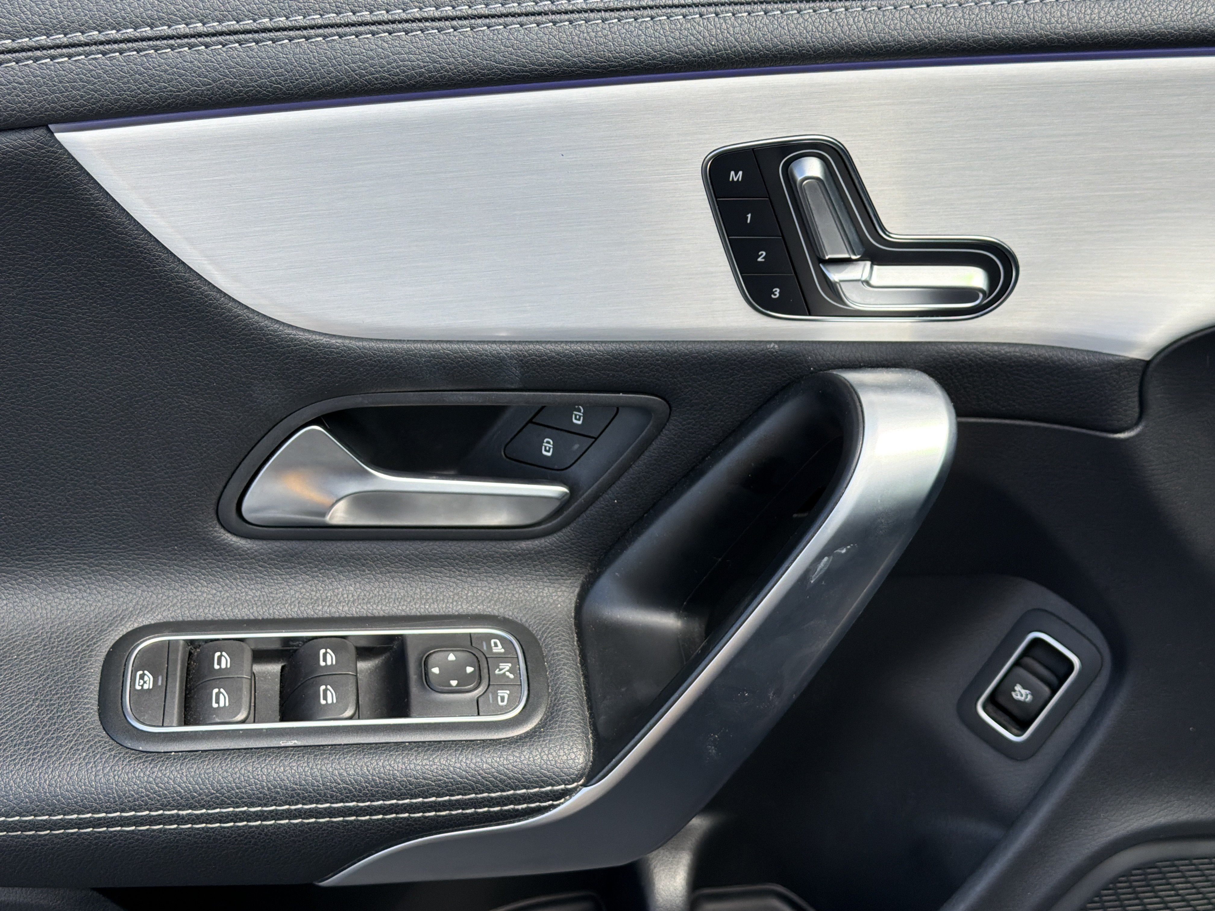 Used 2025 Mercedes-Benz CLA 250 image 19