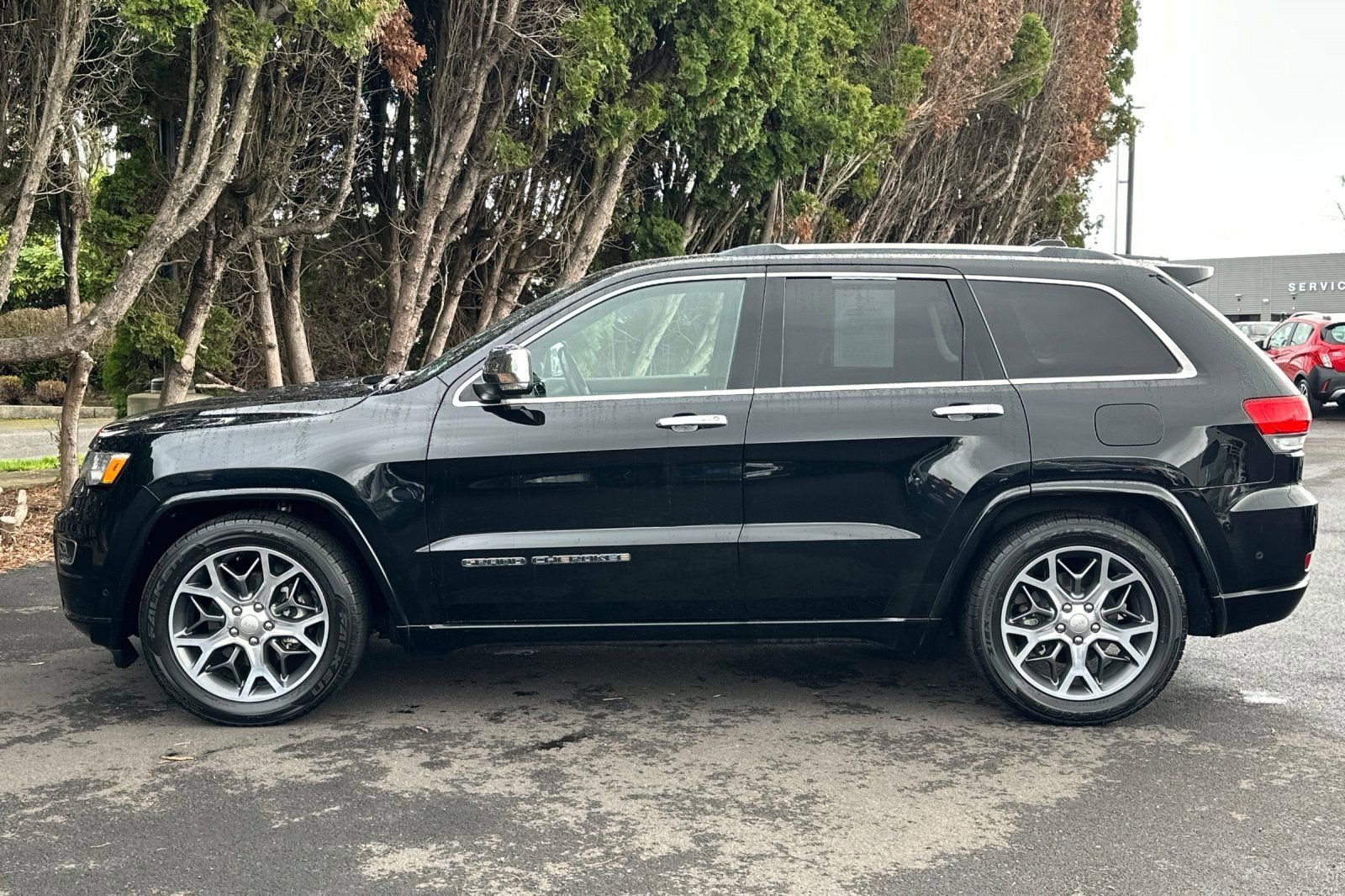 Used 2019 Jeep Grand Cherokee Overland AWD/4WD image 7