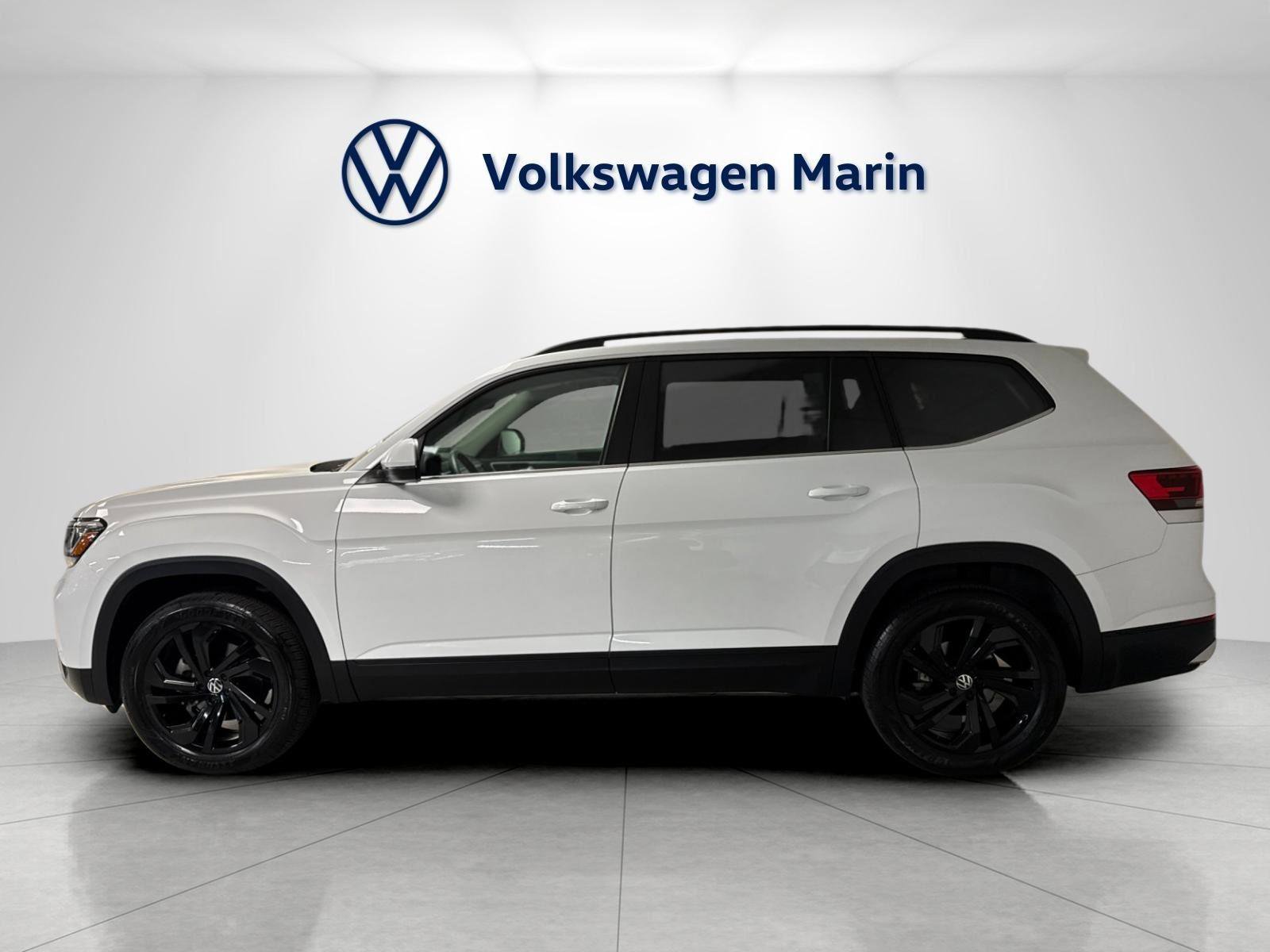 Used 2023 Volkswagen Atlas SE w/ Black Wheel Package image 2
