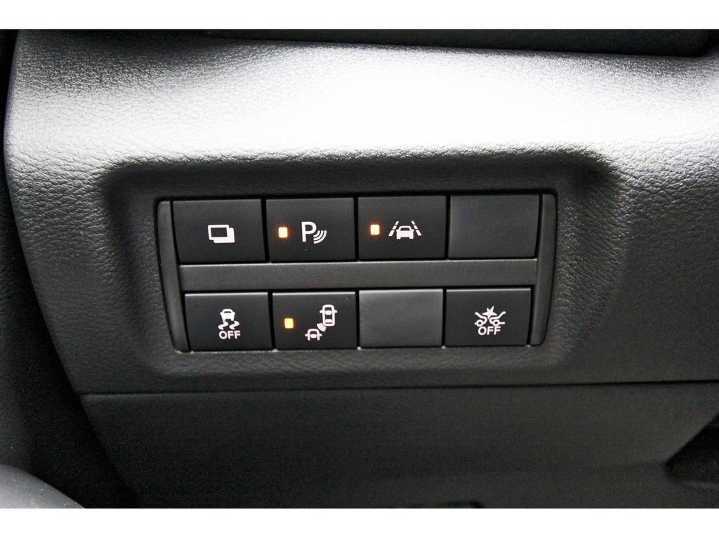 Certified 2025 Nissan Kicks Play S image 17