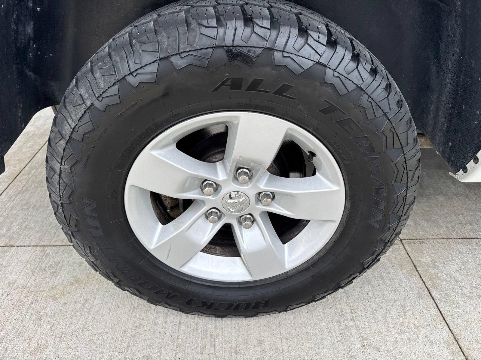 Used 2018 RAM 1500 ST w/ SXT Appearance Group AWD/4WD image 19