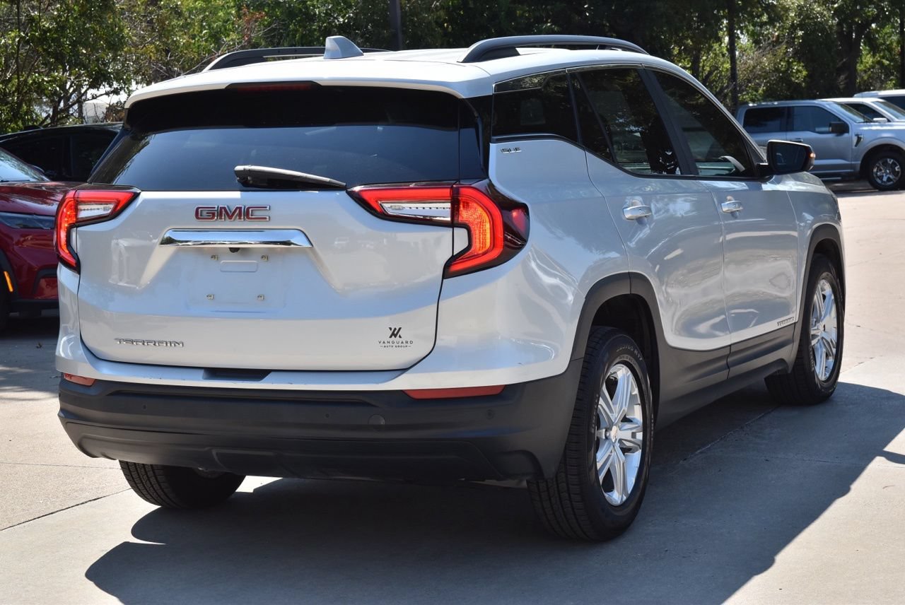 Used 2022 GMC Terrain SLE w/ Driver Convenience Package FWD image 8