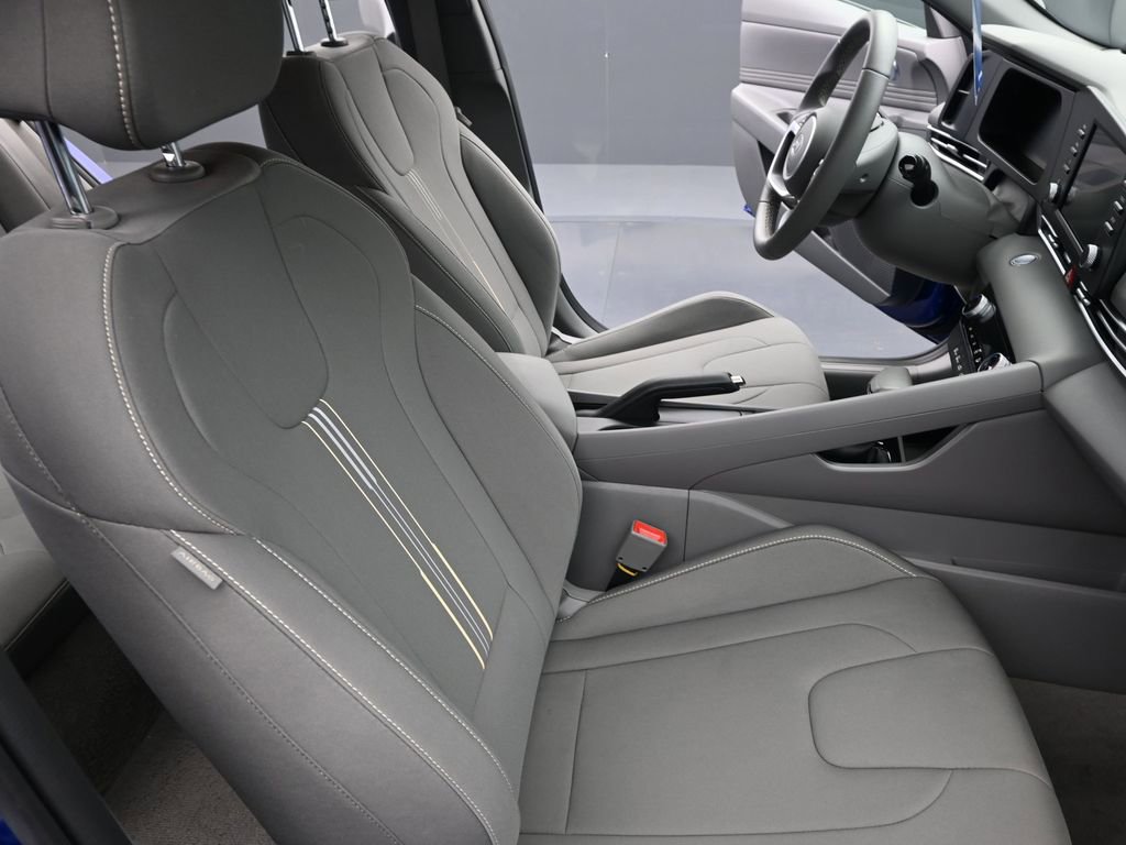 Certified 2026 Hyundai Elantra Sport w/ Cargo Package FWD image 30