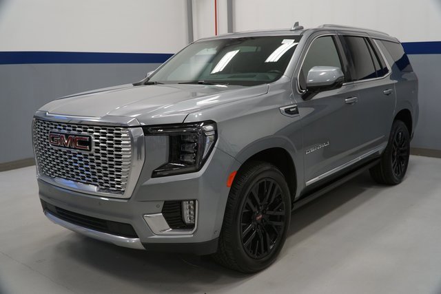 Used 2023 GMC Yukon Denali w/ Advanced Technology Package image 1