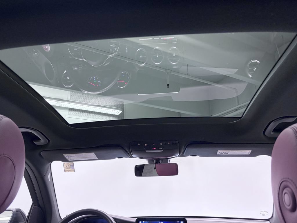 Used 2021 Mercedes-Benz GLC 300 4MATIC image 24