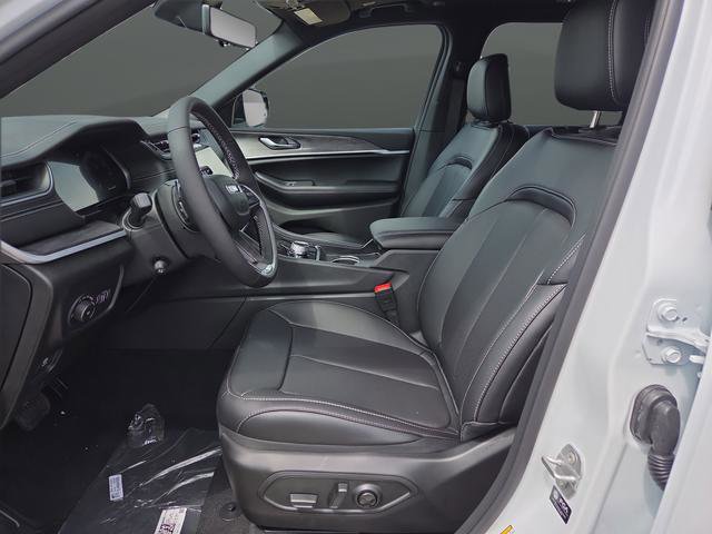 New 2025 Jeep Grand Cherokee L Limited w/ Luxury Tech Group II image 4