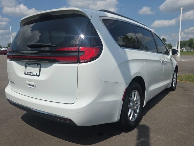 Used 2022 Chrysler Pacifica Touring-L FWD image 8