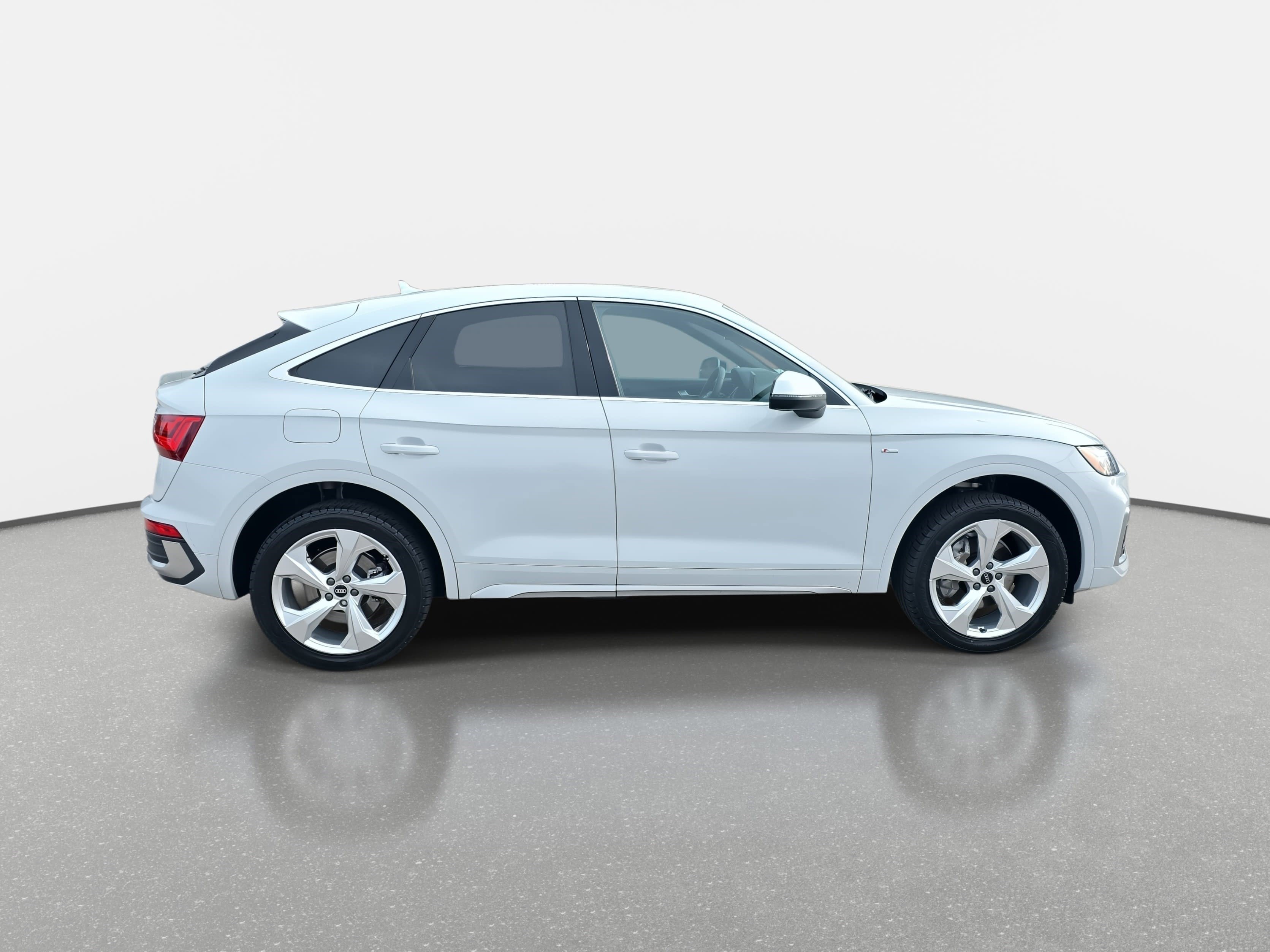 Used 2021 Audi Q5 2.0T Premium Plus w/ Premium Plus Package image 4