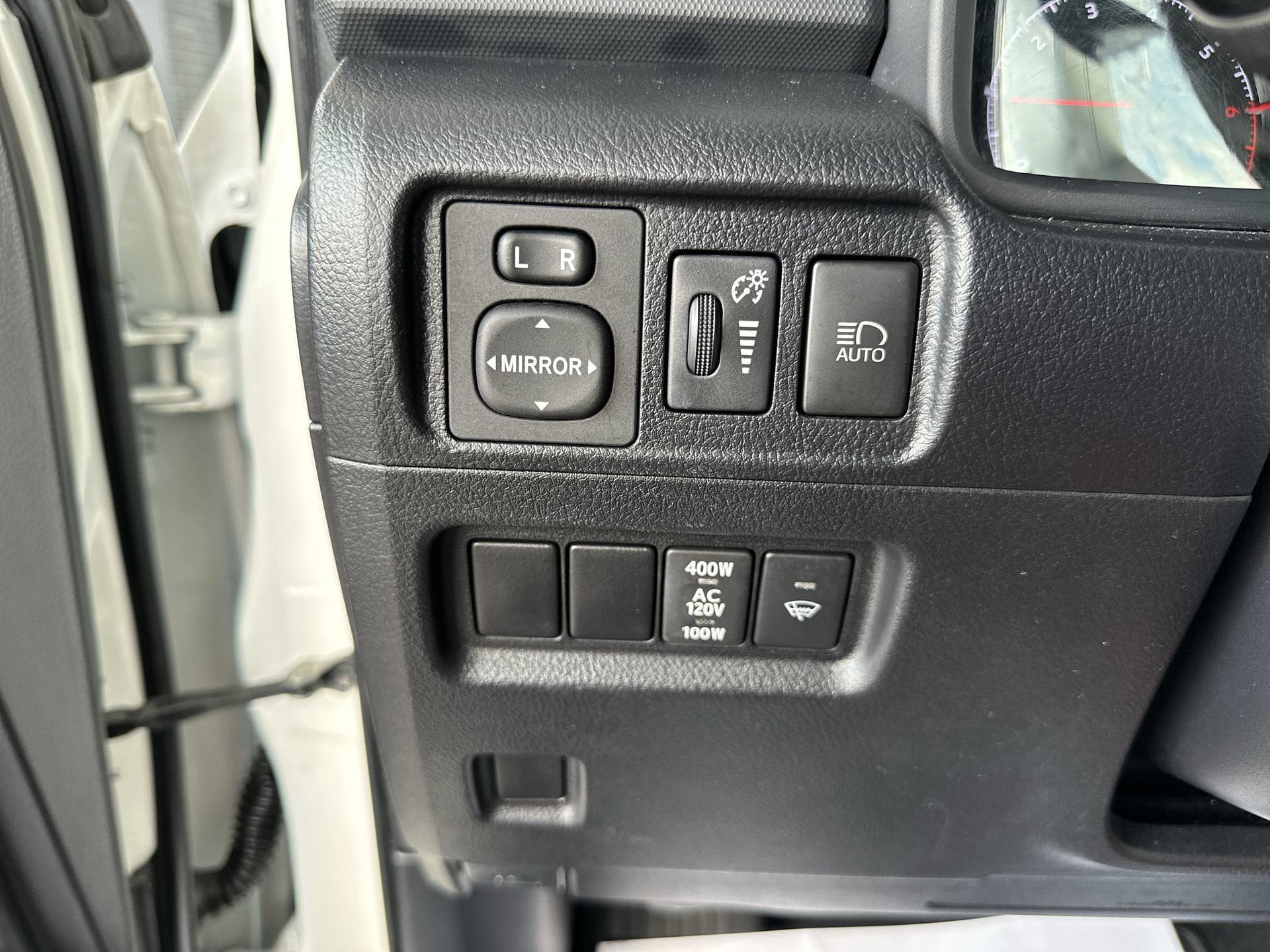 Used 2022 Toyota 4Runner SR5 Premium w/ Moonroof Package RWD image 18
