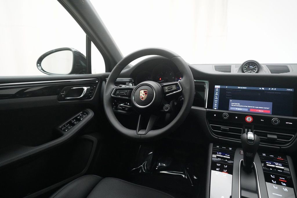 Certified 2026 Porsche Macan image 22
