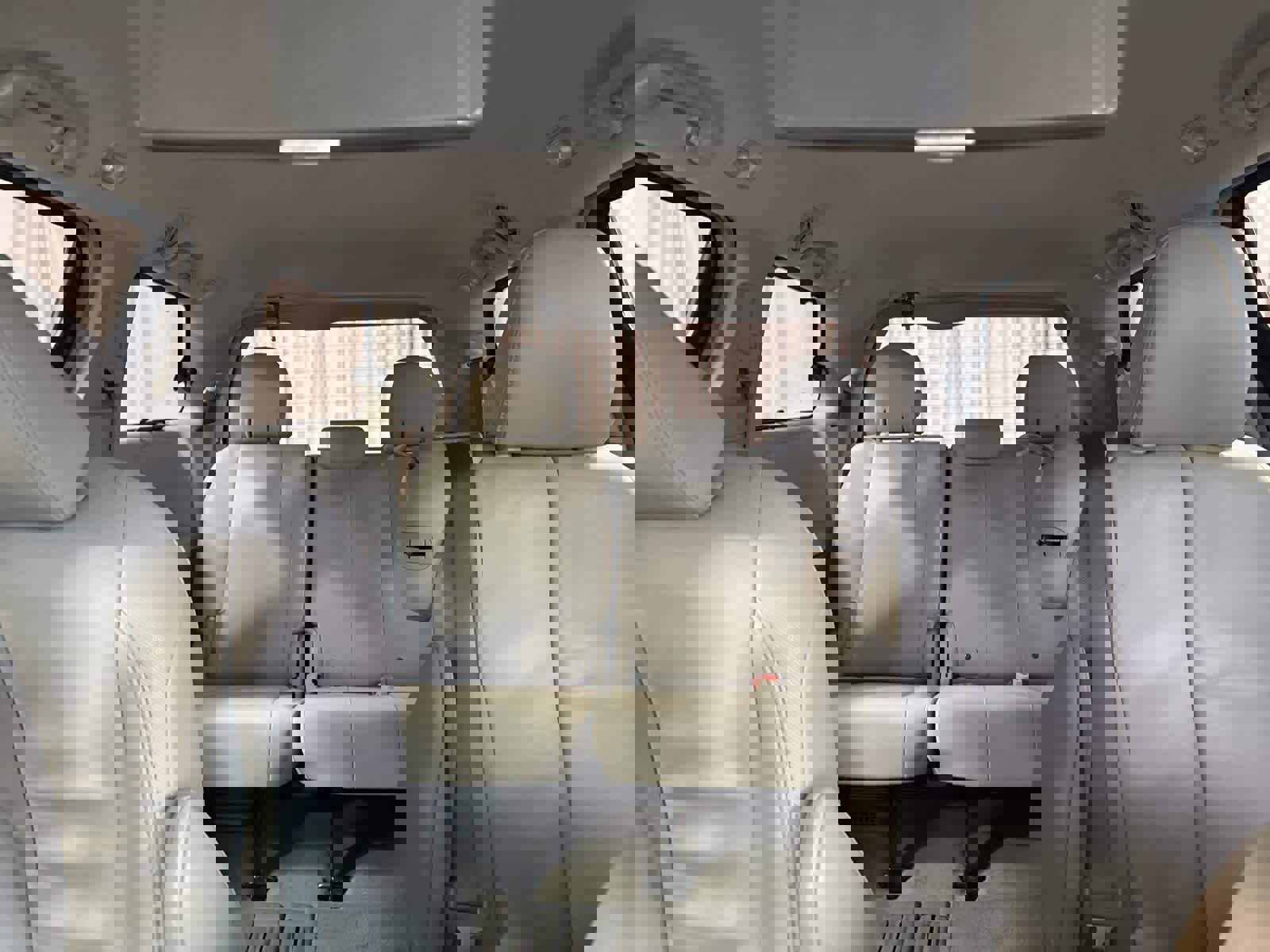 Used 2014 Toyota Sienna XLE image 19