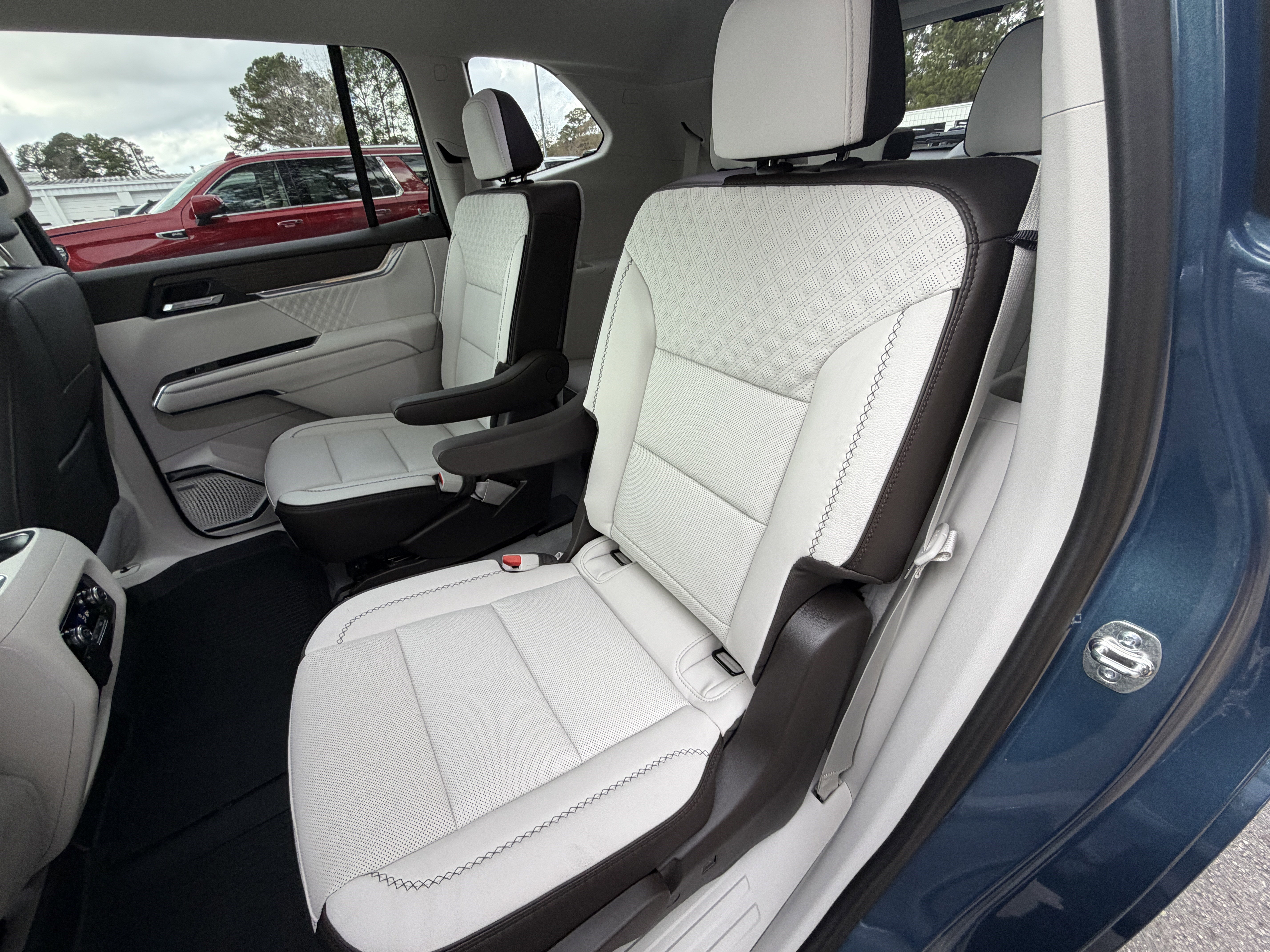 New 2026 GMC Acadia Denali w/ Super Cruise Package image 17