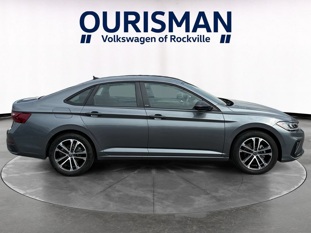 Used 2025 Volkswagen Jetta Sport FWD image 7