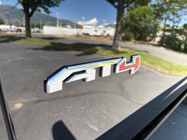 Used 2025 GMC Yukon AT4 Ultimate w/ LPO, AT4 Appearance Package AWD/4WD image 23