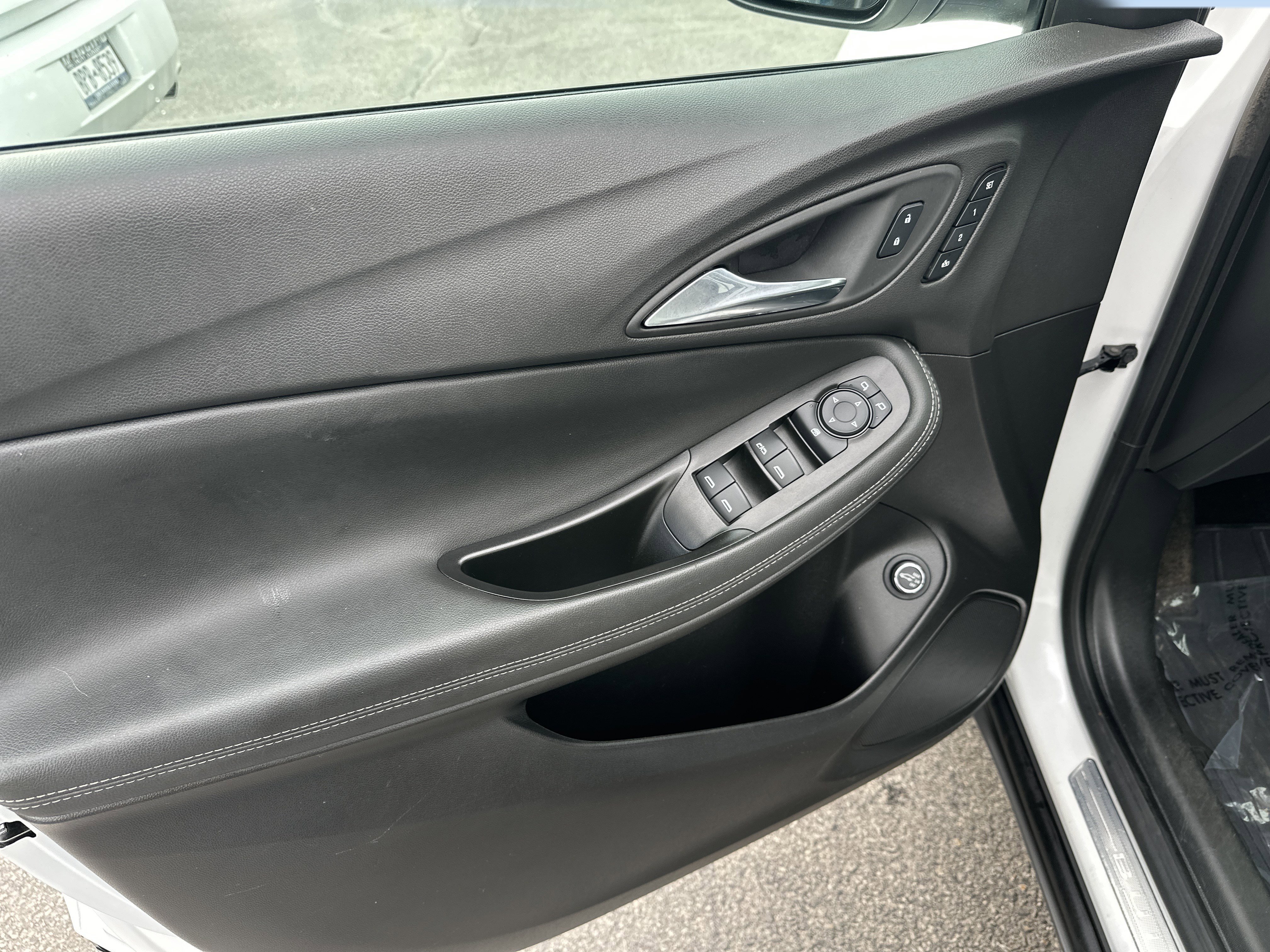 Certified 2023 Buick Encore GX Essence w/ Experience Buick Package AWD/4WD image 9