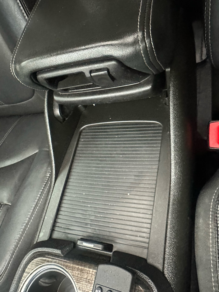 Used 2017 GMC Acadia Limited SLT image 36