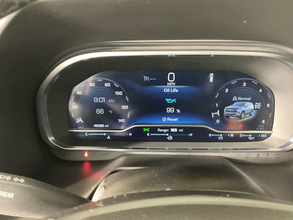 Used 2024 Chevrolet Suburban Z71 w/ Luxury Package image 20