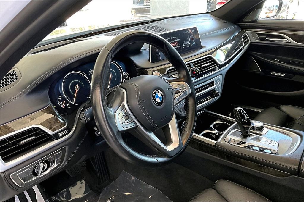 Used 2017 BMW 740e xDrive AWD/4WD image 17