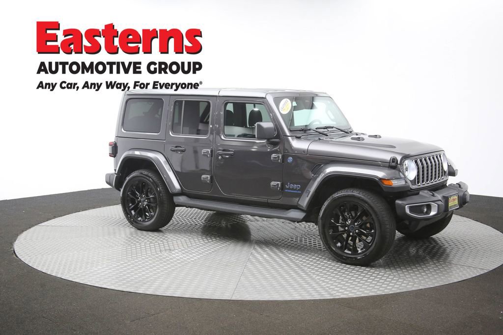 Used 2025 Jeep Wrangler Unlimited Sahara AWD/4WD image 44