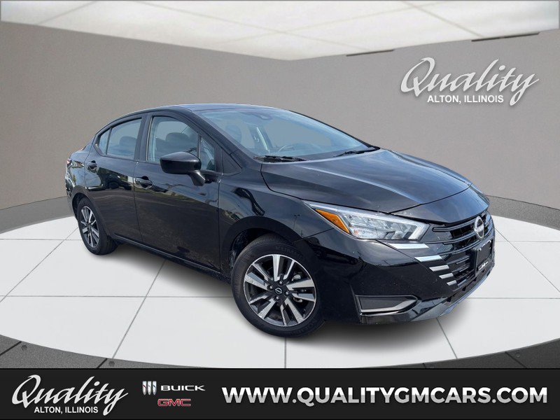 Used 2025 Nissan Versa SV FWD image 1