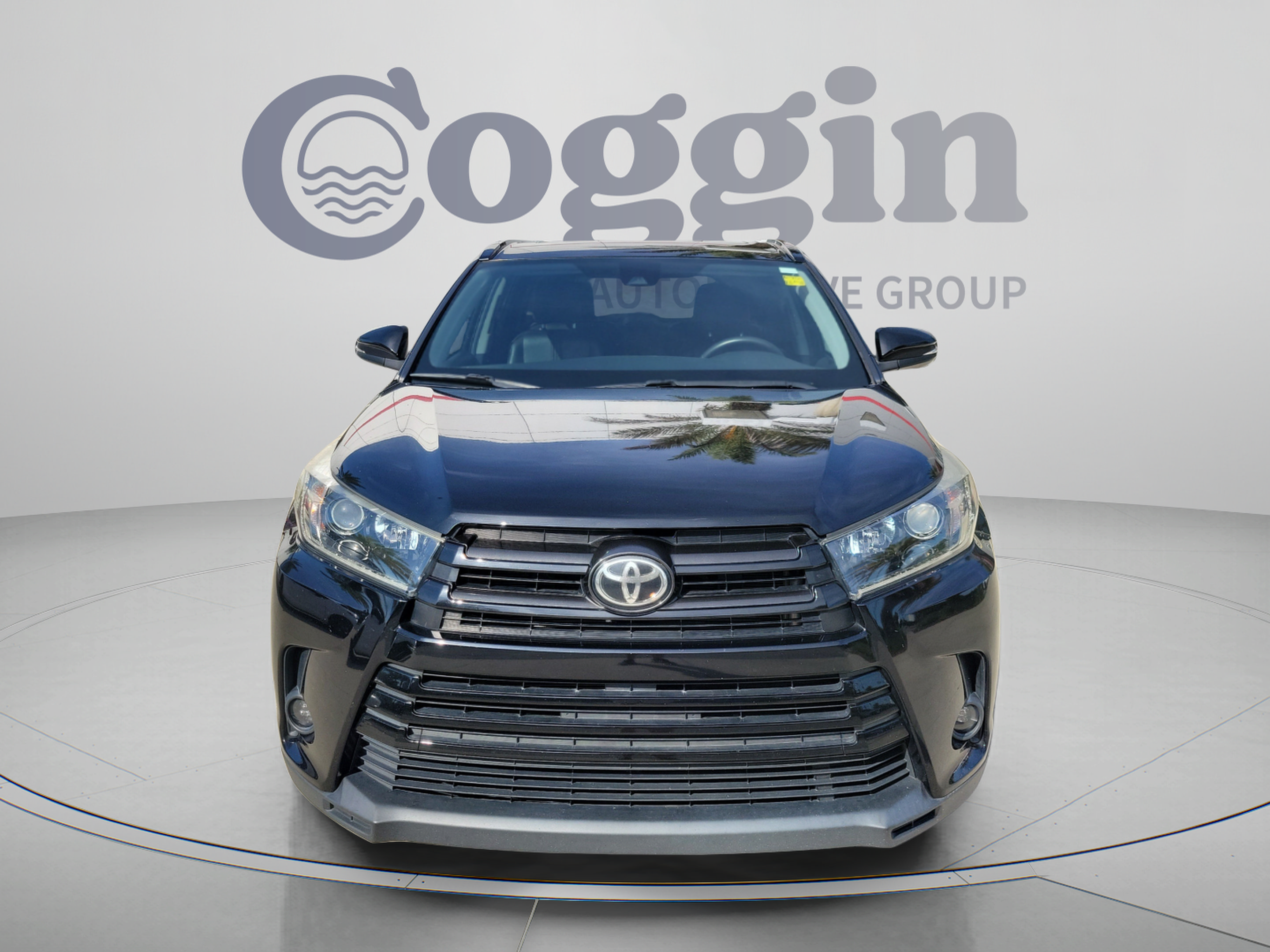 Used 2019 Toyota Highlander SE FWD image 5