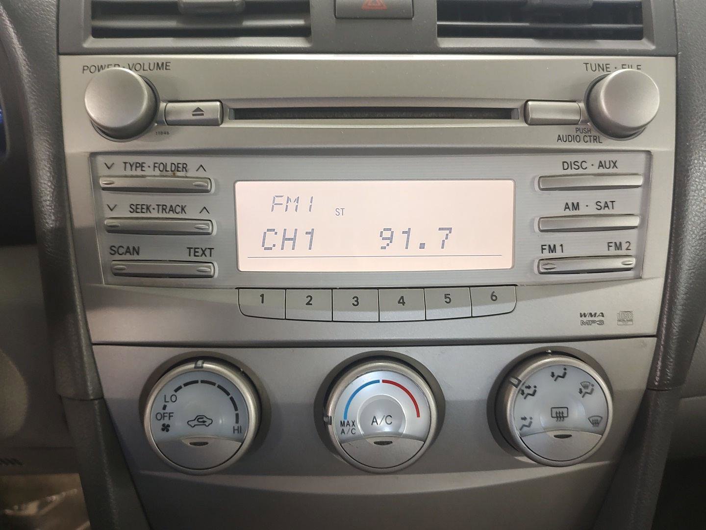 Used 2010 Toyota Camry LE FWD image 6