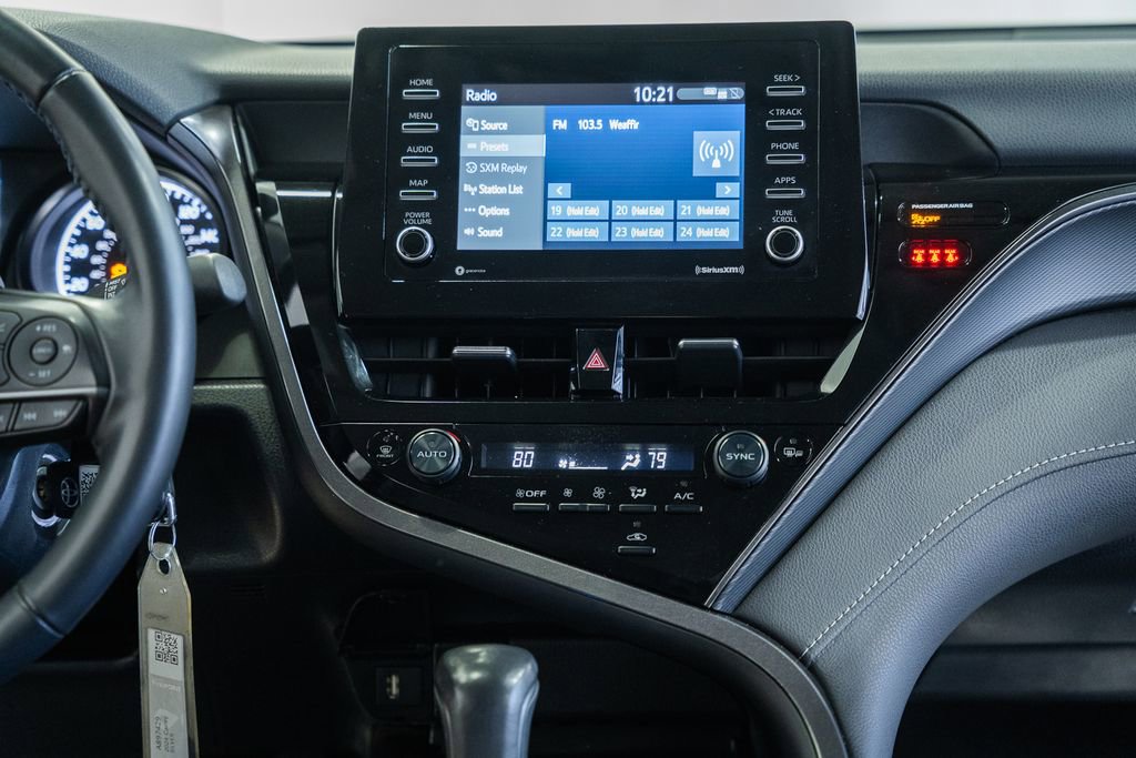 Used 2024 Toyota Camry SE image 18