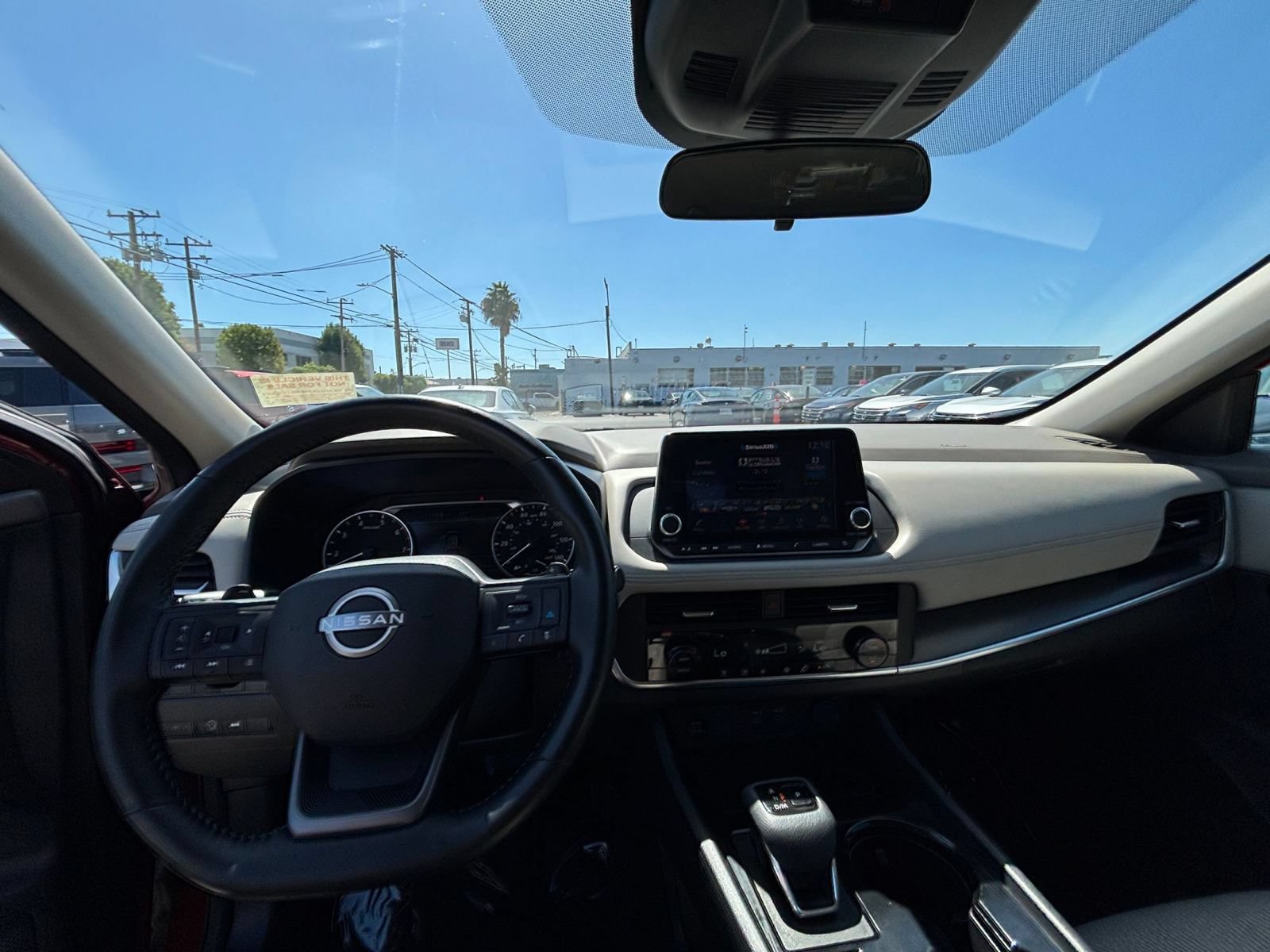 Used 2025 Nissan Rogue SV AWD/4WD image 34