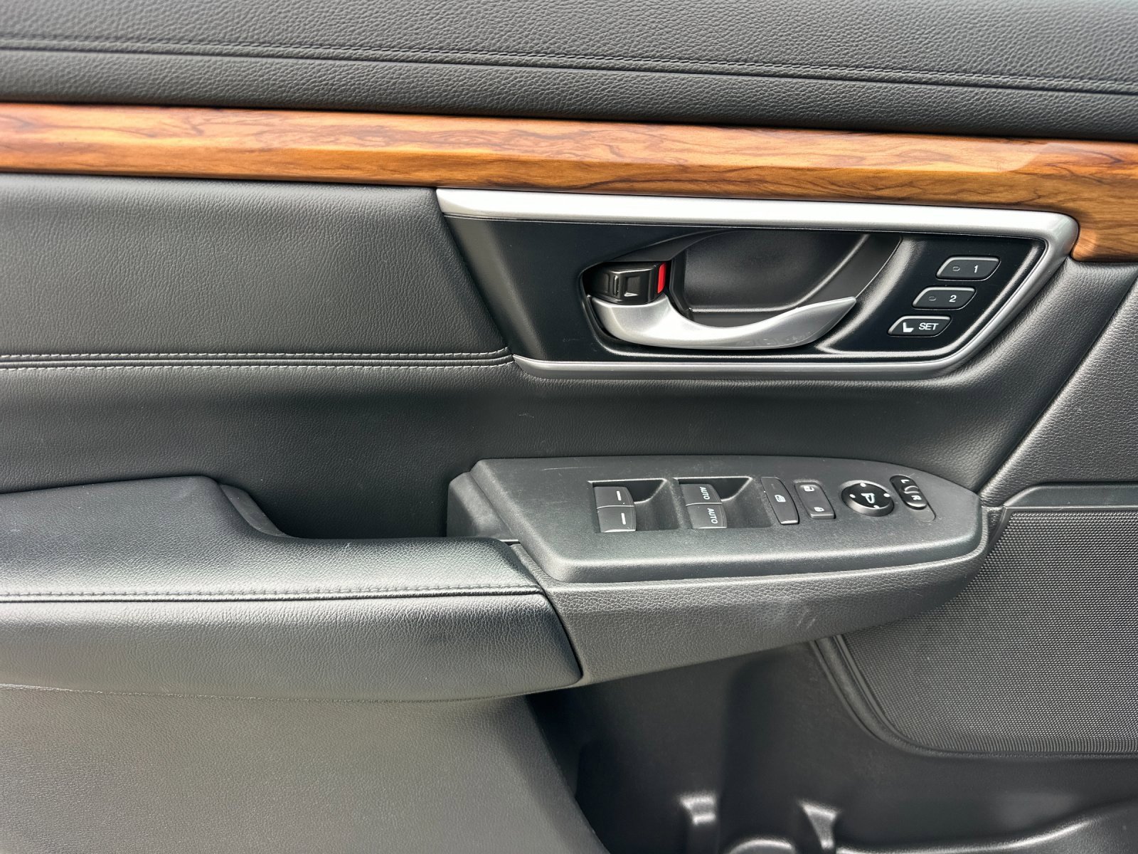 Used 2020 Honda CR-V Touring image 11