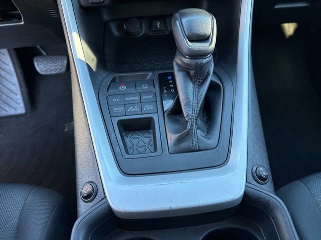 Used 2020 Toyota RAV4 XLE w/ All Weather Liner Package image 6