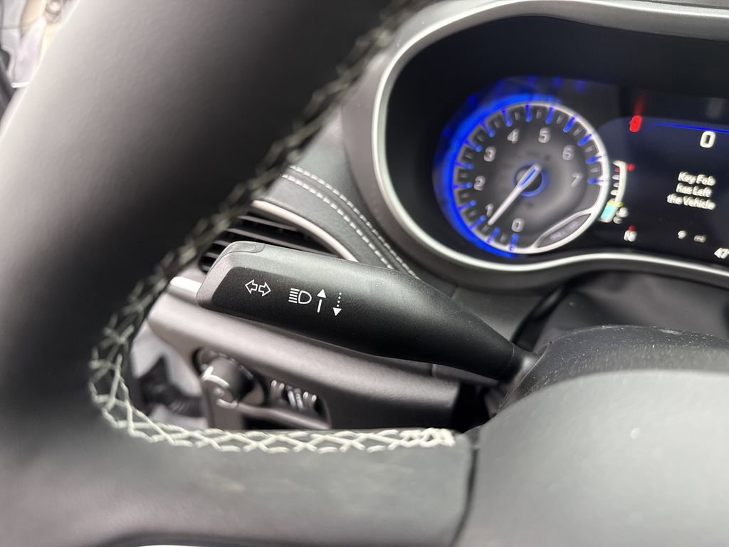 New 2026 Chrysler Pacifica Select image 15