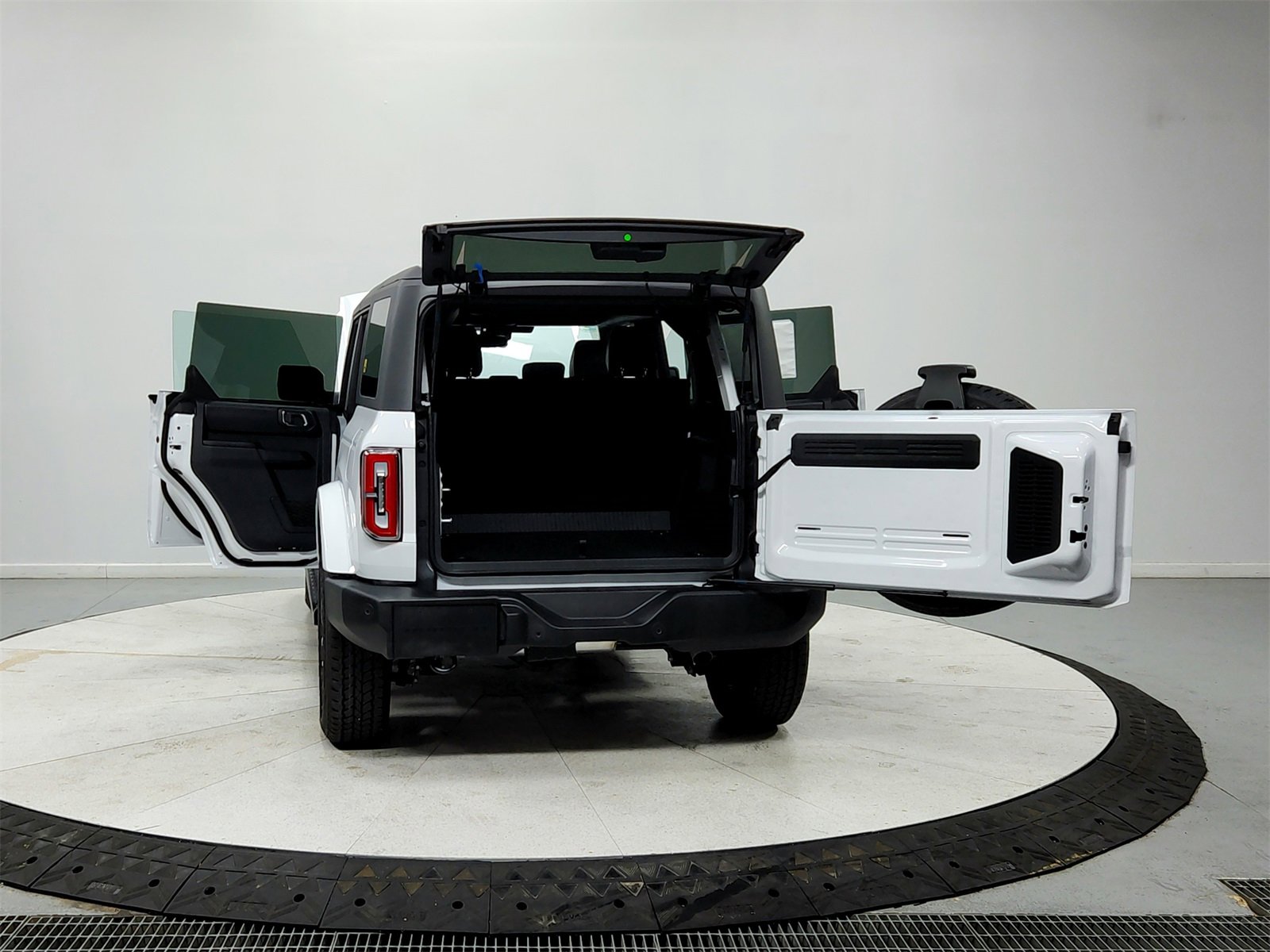 New 2025 Ford Bronco Outer Banks image 14