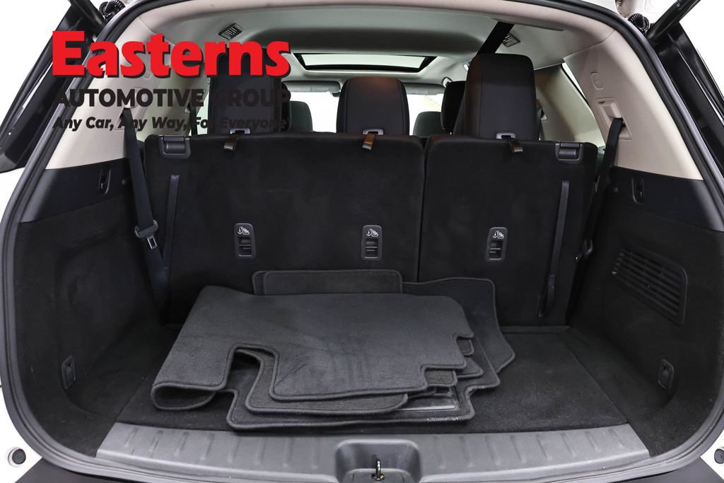 Used 2023 Nissan Pathfinder SV w/ SV Premium Package AWD/4WD image 9
