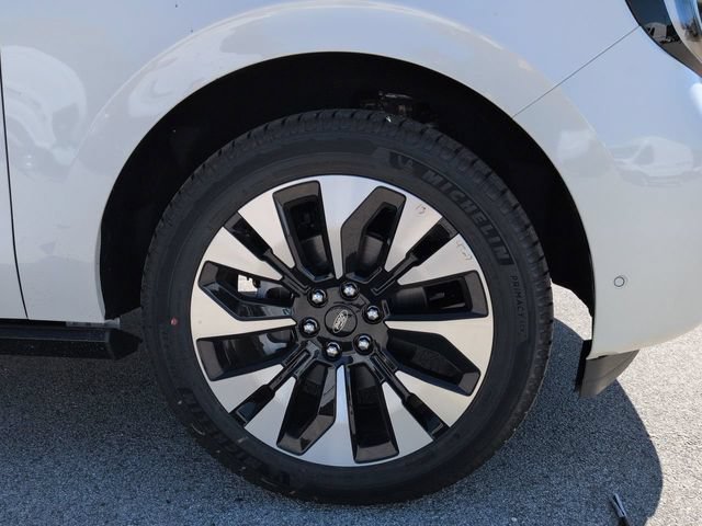 New 2025 Ford Expedition Max Platinum w/ Platinum Ultimate Package AWD/4WD image 12