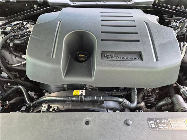 Certified 2025 Land Rover Defender 130 X-Dynamic SE AWD/4WD image 25