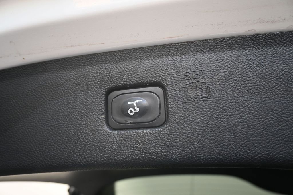 Used 2022 Ford Edge Titanium AWD/4WD image 12