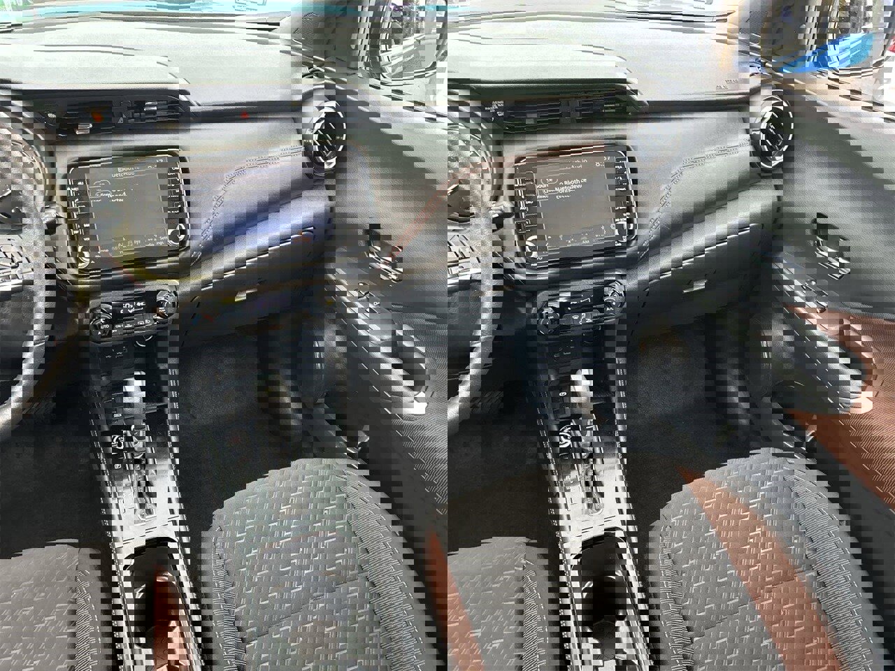 Used 2023 Nissan Kicks SR image 12