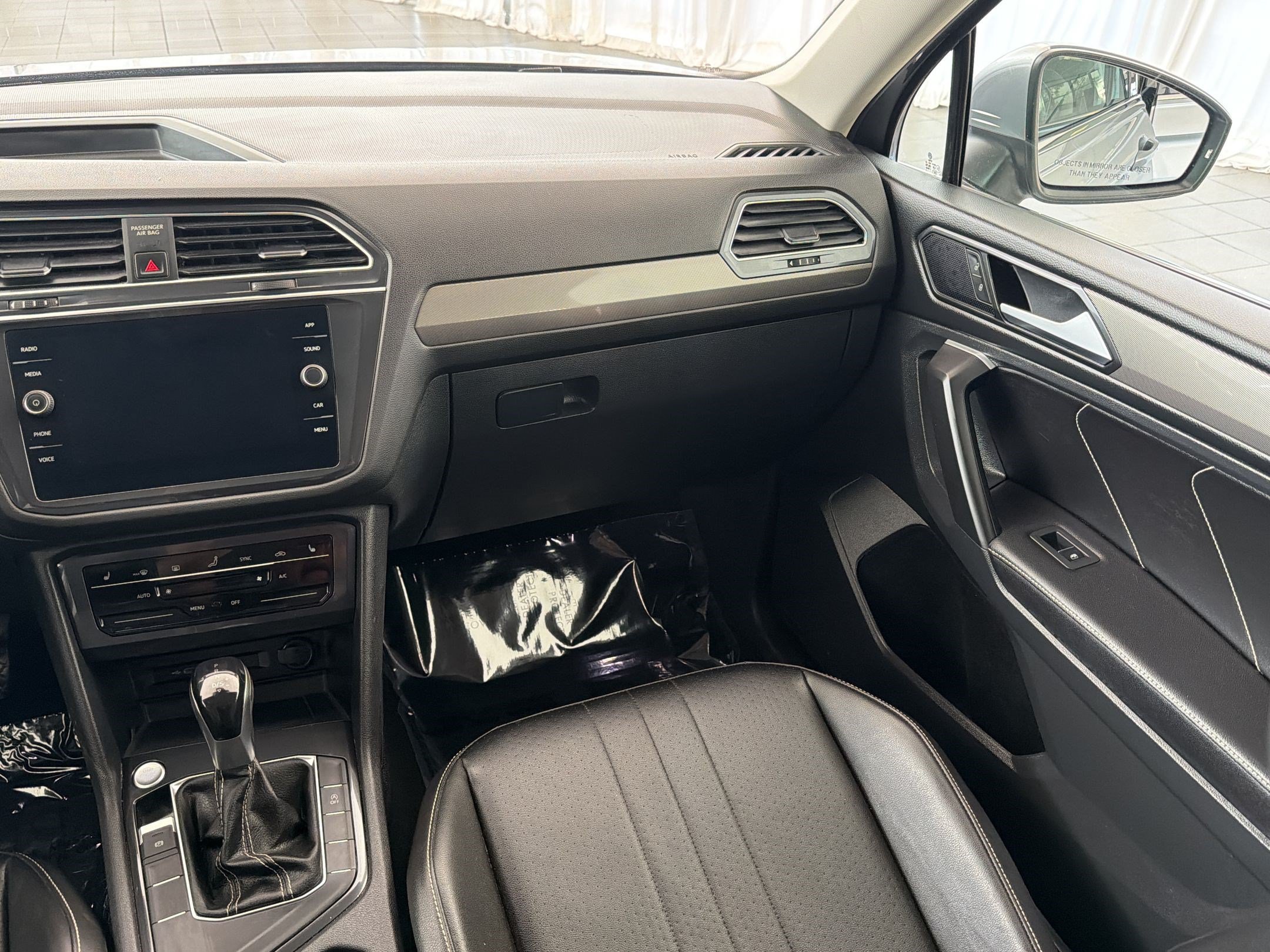 Used 2022 Volkswagen Tiguan SE FWD image 28