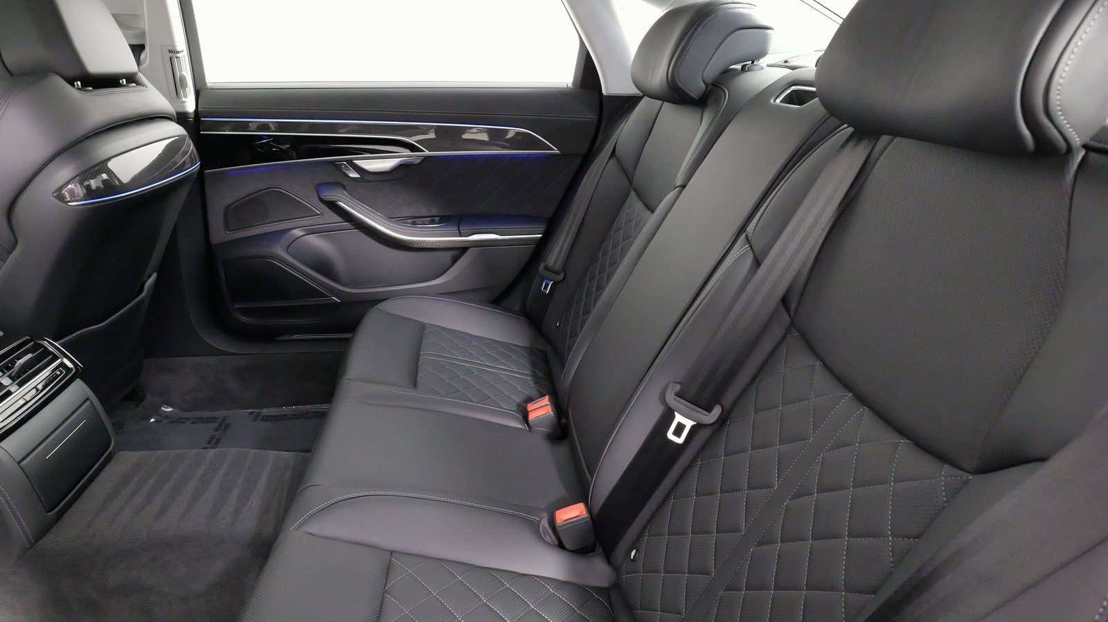 Used 2023 Audi S8 w/ S8 Comfort Plus Package image 39