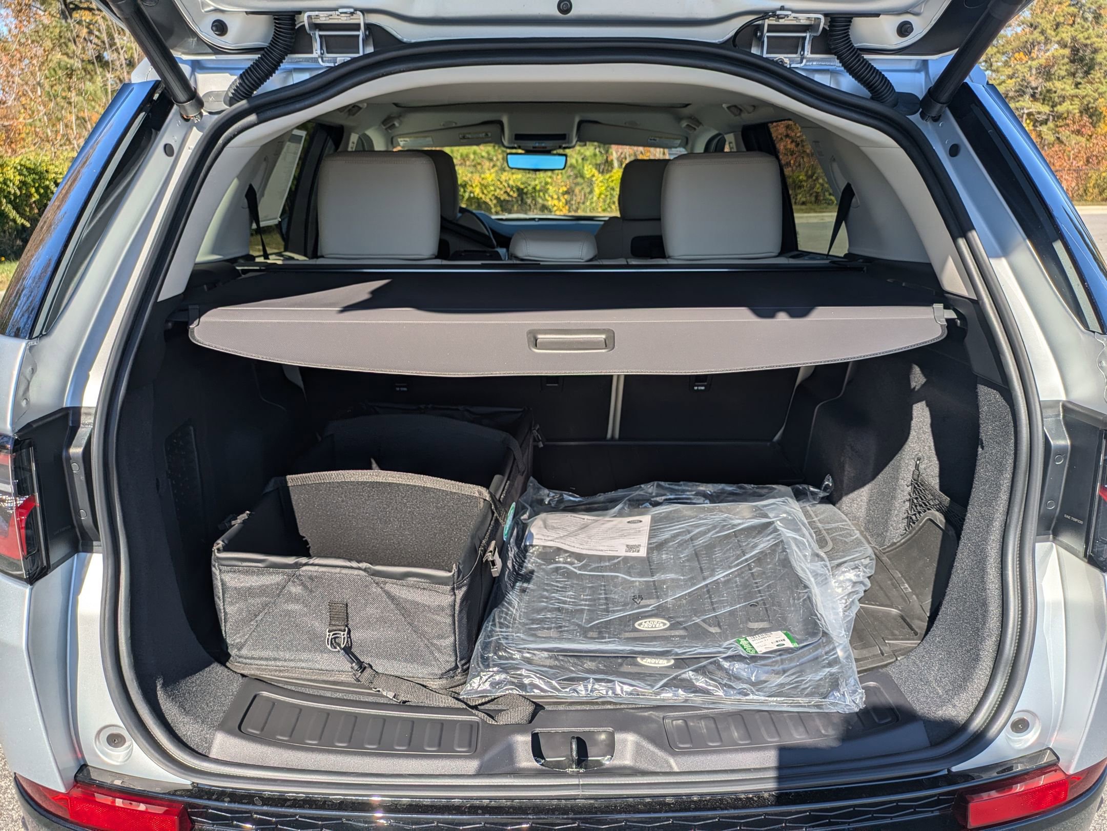 New 2025 Land Rover Discovery Sport S image 27